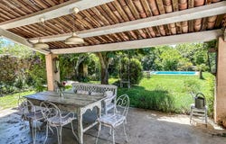 Uzès, Occitanie 30700