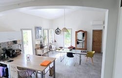 Lauris, Provence-Alpes-Côte d'Azur 84360