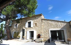 ROBION, Provence-Alpes-Côte d'Azur 84440