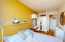 Rue du Parc, Bron, Auvergne-Rhône-Alpes 69500