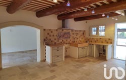 Camaret-sur-Aigues, Provence-Alpes-Côte d'Azur 84850