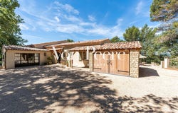 Lourmarin, Provence-Alpes-Côte-d'Azur 84160