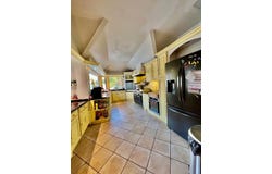 Paron, Bourgogne 89100