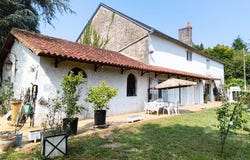 Civray, Vienne 86400
