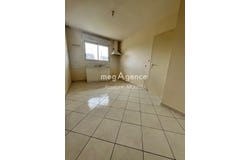 Entrammes, Pays de la Loire 53260