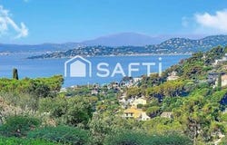 Roquebrune-Sur-Argens, Provence-Alpes-Côte d'Azur 83380