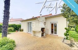 rue des chênes, Alenya, Languedoc-Roussillon 66200