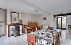 Venizy, Burgundy 89210