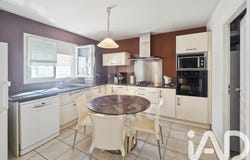 Garons, Occitanie 30128