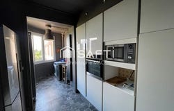 Laval, Pays de la Loire 53000