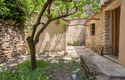 Cabrières-d'Avignon, Vaucluse 84220