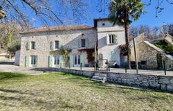 Lauzerte, Midi-Pyrénées 82110