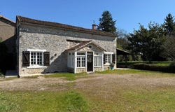 Civray, Poitou-Charentes 86400
