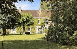 L'Ile-Bouchard, Centre-Val de Loire 37220