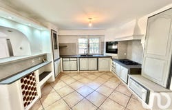 Décines-Charpieu, Auvergne-Rhône-Alpes 69150