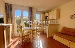Roquebrune-Sur-Argens, Provence-Alpes-Côte d'Azur 83380