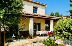 Pernes-les-Fontaines, Provence-Alpes-Côte d'Azur 84210