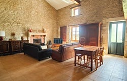 Civray, Poitou-Charentes 86400