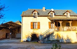 VALZERGUES, Occitanie 12220