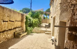 Saint-Saturnin-lès-Apt, Provence-Alpes-Côte d'Azur 84490