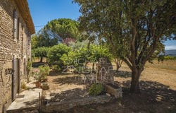 Cabrières-d'Avignon, Provence-Alpes-Côte-d'Azur 84220