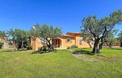 191 Av. de Lagnes, Cavaillon, Provence-Alpes-Côte d'Azur 84300