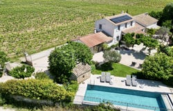 Châteauneuf-du-Pape, Provence-Alpes-Côte-d'Azur 84230
