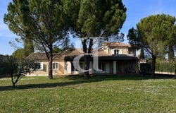 Saint-Etienne-du-Grès, Provence-Alpes-Côte-d'Azur 13103