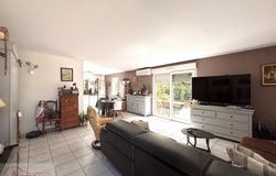 MILHAUD, Languedoc-Roussillon 30540