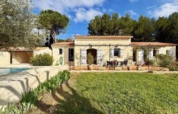 Cadenet, Provence-Alpes-Côte d'Azur 84160