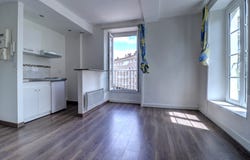 Laval, Pays de la Loire 53000