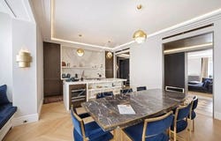 Paris, Île-de-France 75008