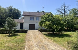 Charolles, Burgundy 71120
