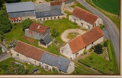 Tauxigny Saint Bauld, Centre 37310