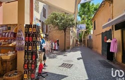 SANARY-SUR-MER, Provence-Alpes-Côte d'Azur 83110