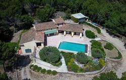 Peypin-d'Aigues, Vaucluse 84240