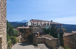 Le Barroux, Provence-Alpes-Côte d'Azur 84330