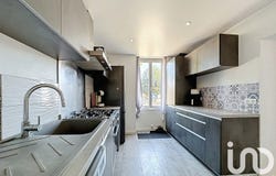 Creuzier-le-Vieux, Auvergne-Rhône-Alpes 03300