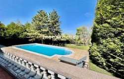 Champigny, Bourgogne 89340