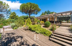 La Tour-d'Aigues, Provence-Alpes-Côte-d'Azur 84240
