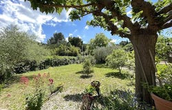 Saint-Étienne-du-Grès, Provence-Alpes-Côte d'Azur 13103
