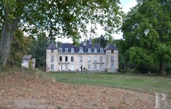 Charolles, Burgundy 71120
