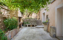 Cabrières-d'Avignon, Vaucluse 84220