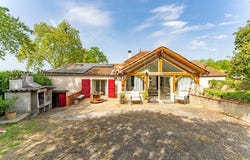Lauzerte, Midi-Pyrénées 82110