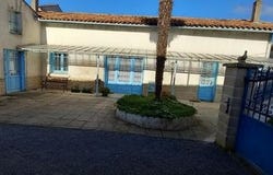 Neuvicq-Le-Chateau, Poitou-Charentes 17490