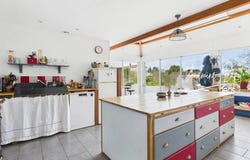 Parthenay, Poitou-Charentes 79200