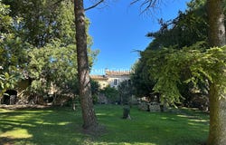 Nîmes, Languedoc-Roussillon 30000