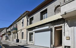 Nîmes, Languedoc-Roussillon 30000