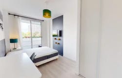 Rue du Parc, Bron, Auvergne-Rhône-Alpes 69500