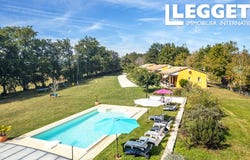 Hautefort, Nouvelle-Aquitaine 24390